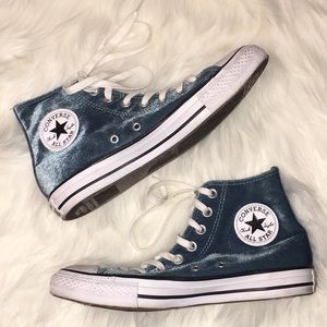 Velvet Converse